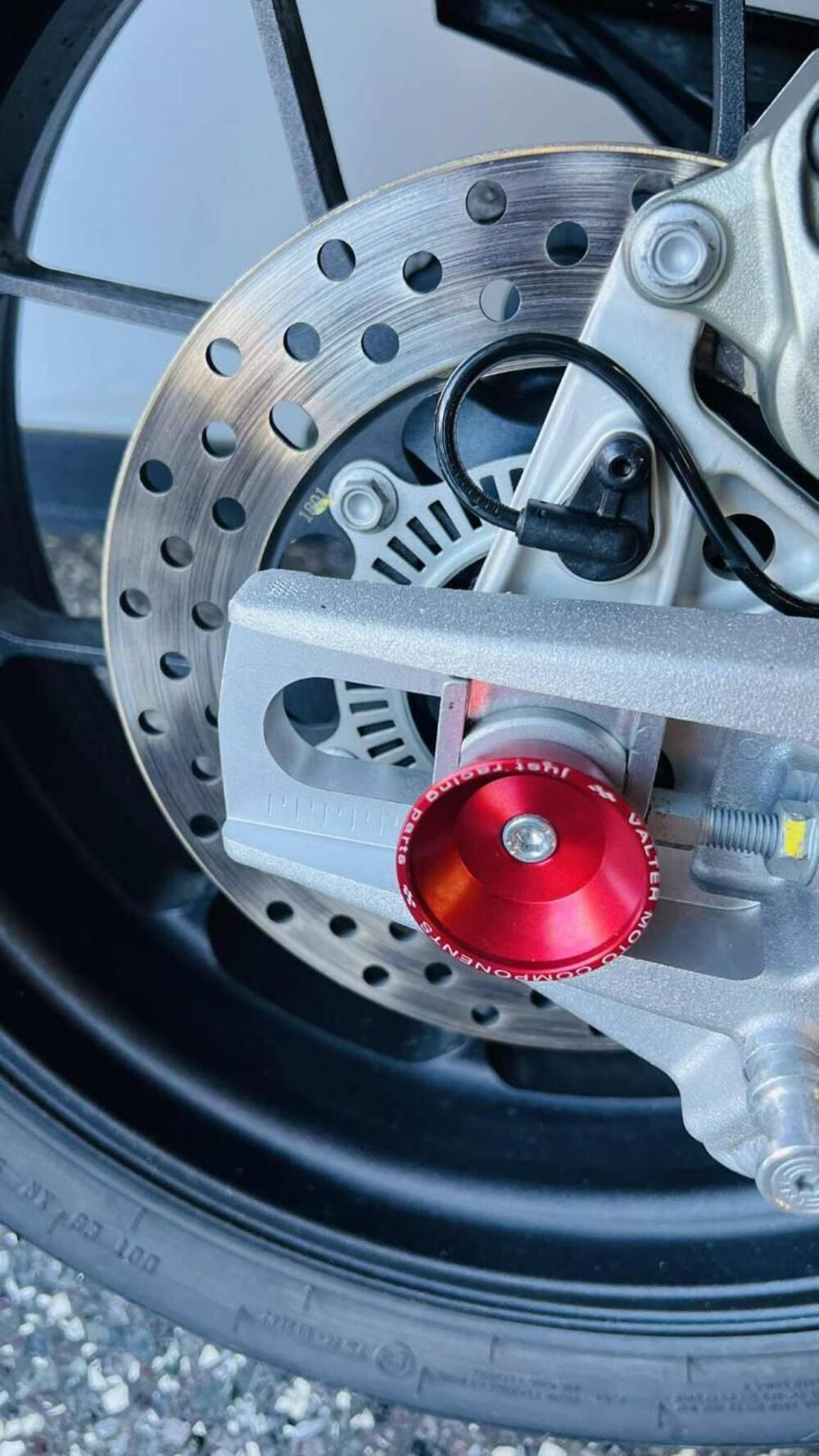 Aprilia RSV4 1100 Factory (2021 - 24) (13)