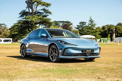 MG sfida Tesla: in arrivo la nuova rivale della Model 3, si chiama IM5 e ha un prezzo...