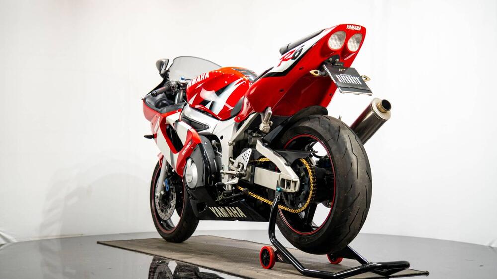 Yamaha YZF R6 (2003 - 04) (7)