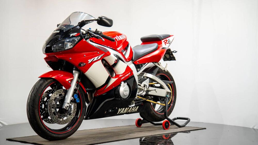 Yamaha YZF R6 (2003 - 04) (9)