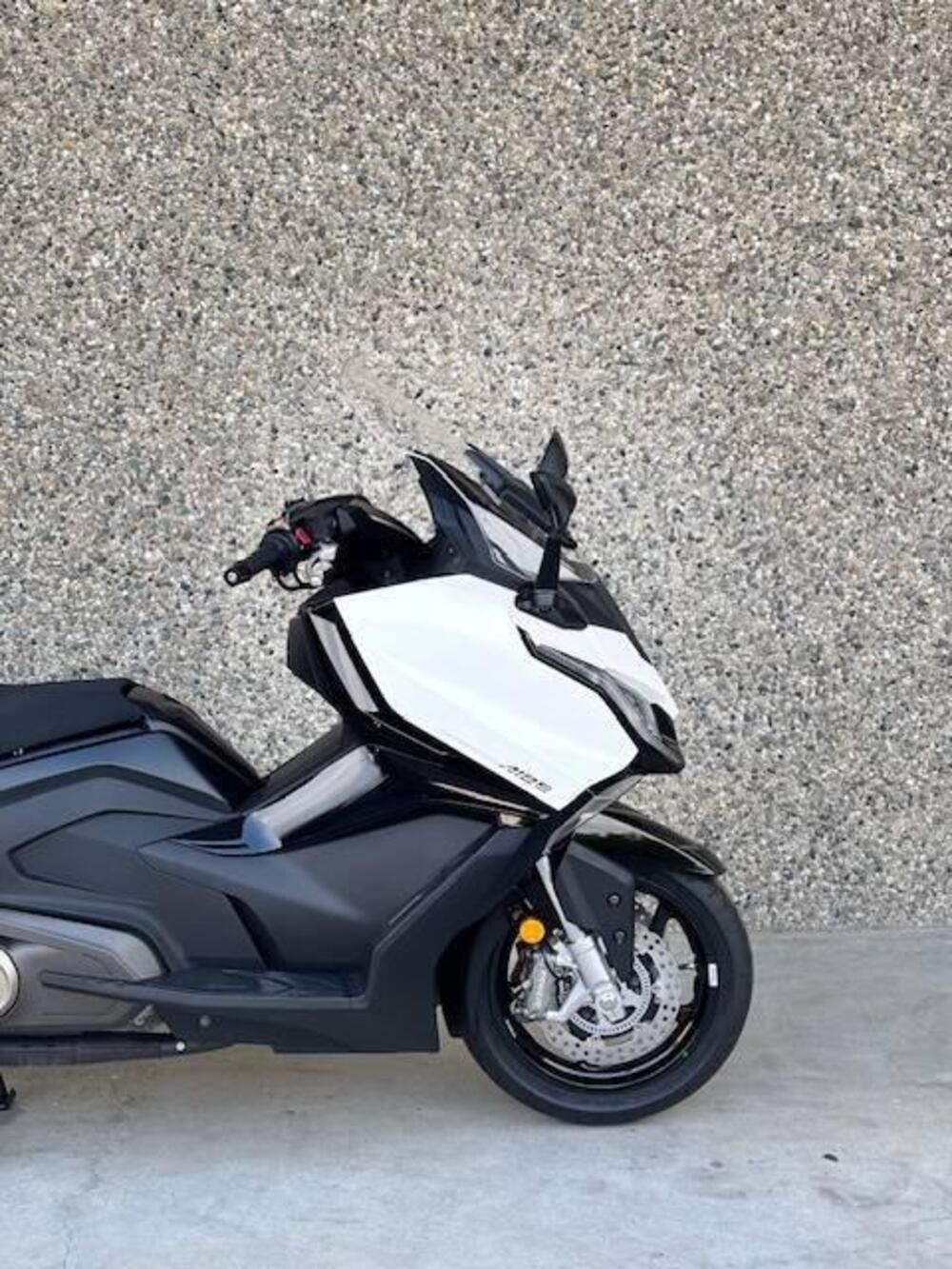 Kymco AK 575 Premium (2025) (3)