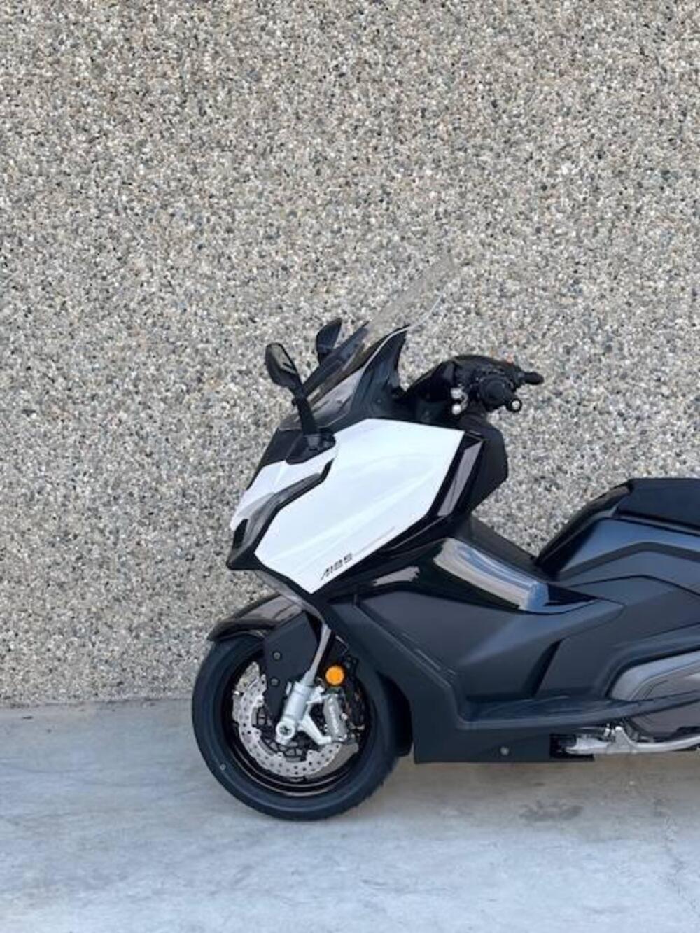 Kymco AK 575 Premium (2025) (9)