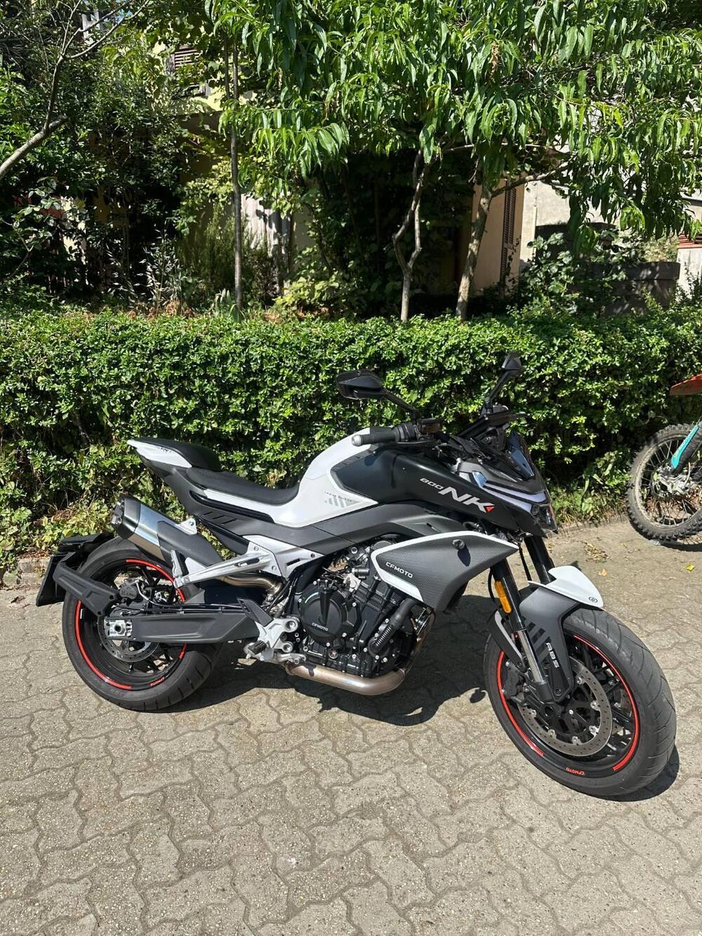 CFMOTO 800NK Advanced (2023 - 26) (2)