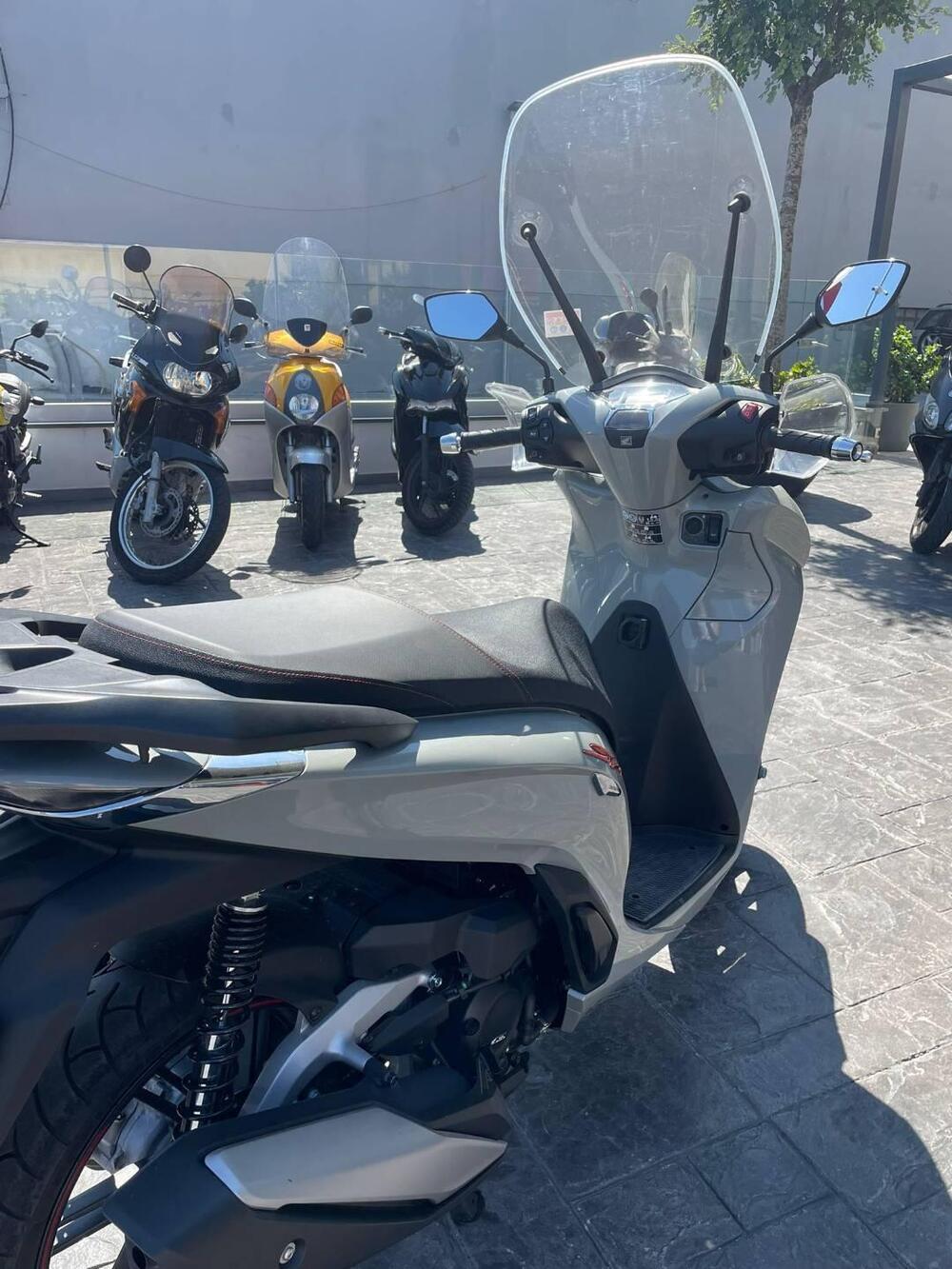 Honda SH 350 (2021 - 24) (8)