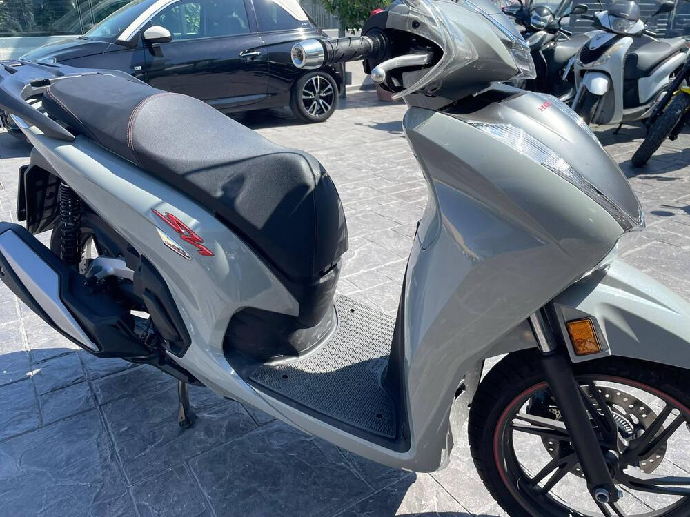 Honda SH 350 (2021 - 24) (10)