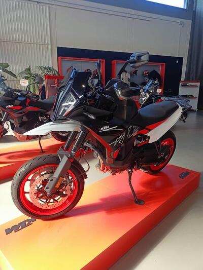 KTM 890 SMT (2023 - 26) nuova
