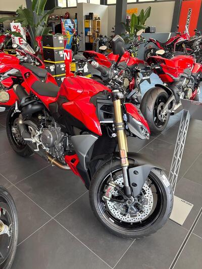 Ducati Streetfighter V2 (2025) nuova