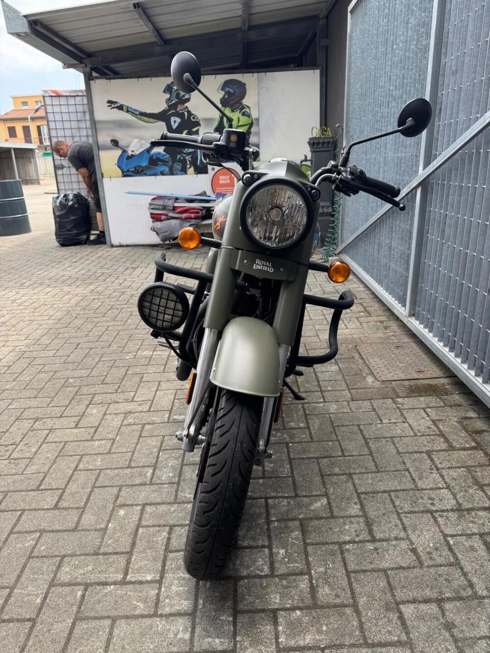 Royal Enfield Classic 350 (2021 - 26) (3)