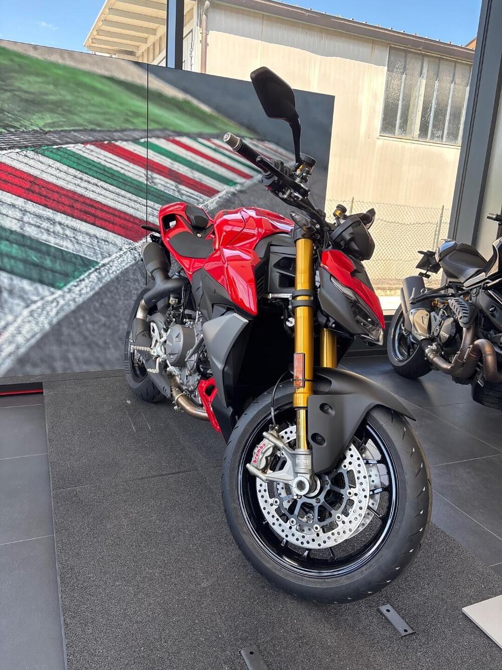 Ducati Streetfighter V2 S (2025)