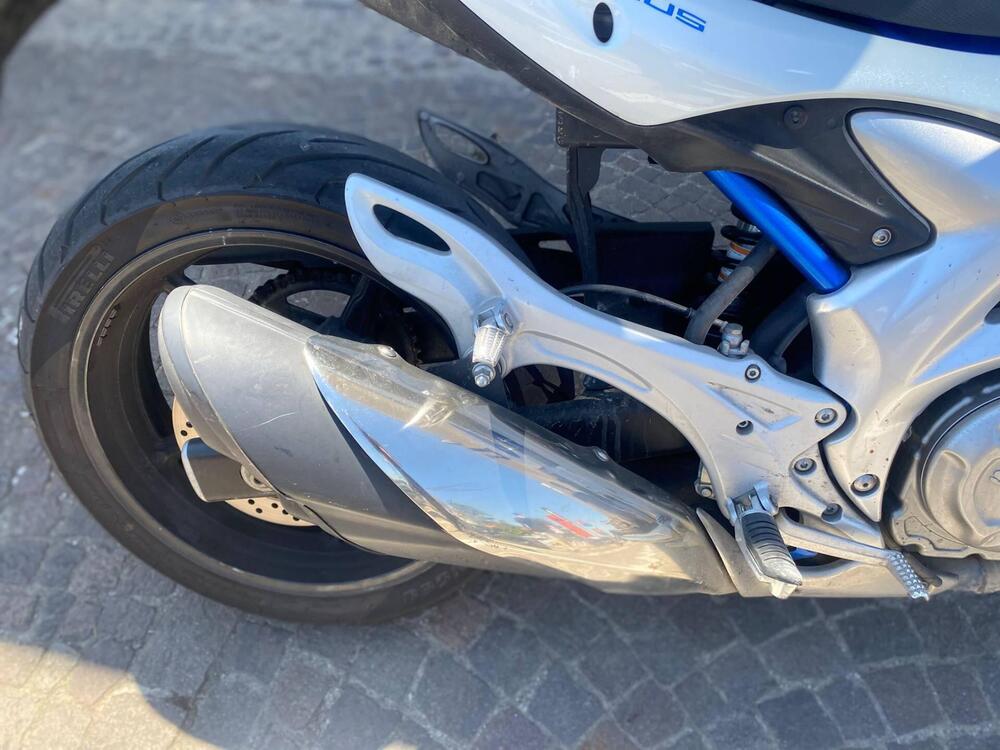 Suzuki Gladius 650 SFV (2009 - 15) (9)