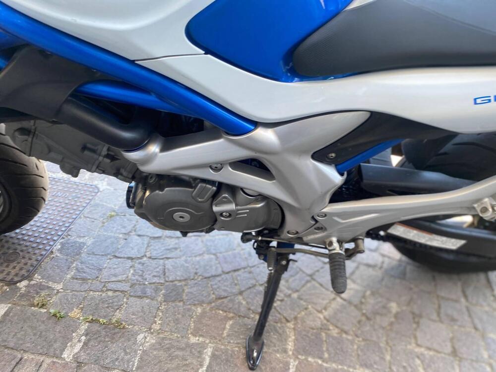 Suzuki Gladius 650 SFV (2009 - 15) (7)
