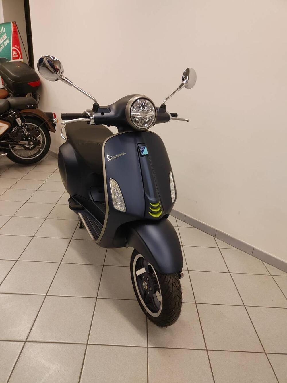 Vespa Primavera Elettrica 70 Tech (2024 - 26) (4)