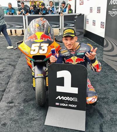 MotoGP 2025. GP di Germania. Moto2: la gara finisce con una bandiera rossa e la vittoria va a Deniz Oncu! 