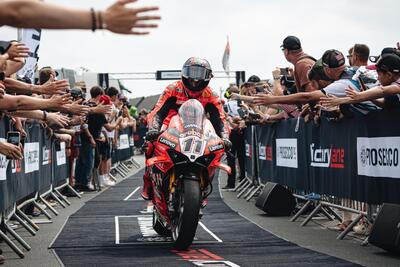SBK 2025. GP del Regno Unito a Donington. Bulega: &ldquo;Ridurre il flusso di carburante non &egrave; il giusto modo di equilibrare le prestazioni&rdquo;