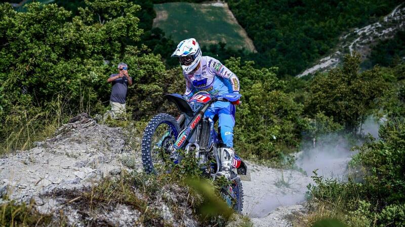 Enduro. Assoluti #10. D2. Volata finale fantastica. Con colpo di scena. Ecco gli ultimi Campioni [VIDEO]