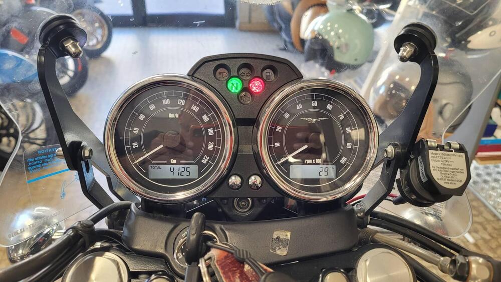 Moto Guzzi V7 Classic (2008 - 12) (5)