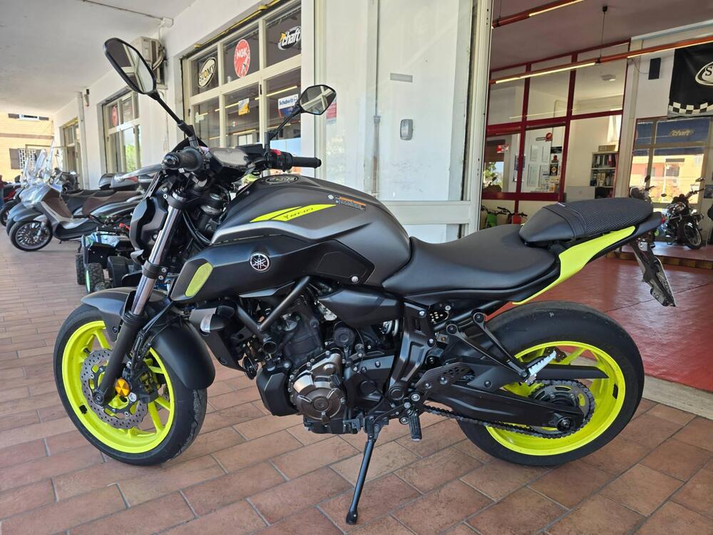 Yamaha MT-07 (2017 - 18) (2)