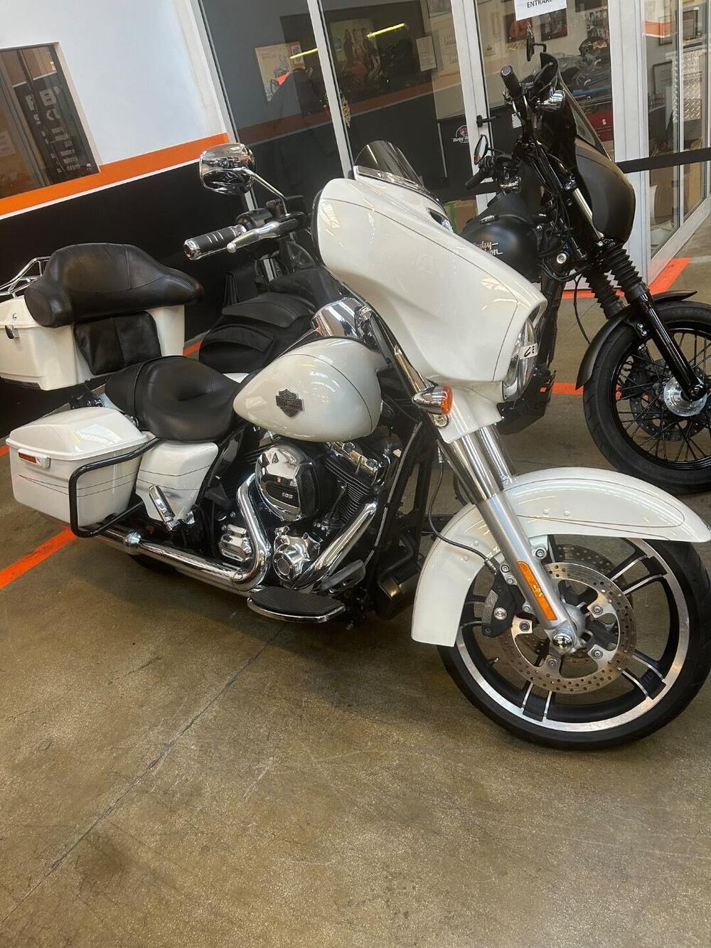 Harley-Davidson 1690 Street Glide Special (2014 - 16) - FLHX (4)