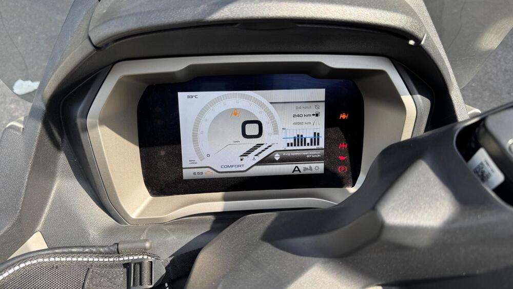 Piaggio MP3 400 ABS Hpe (2023 - 25) (15)