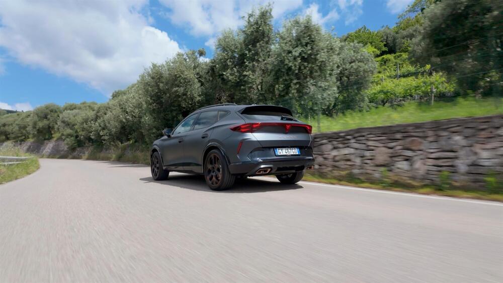 Il posteriore della Cupra Formentor e-Hybrid da 272 CV