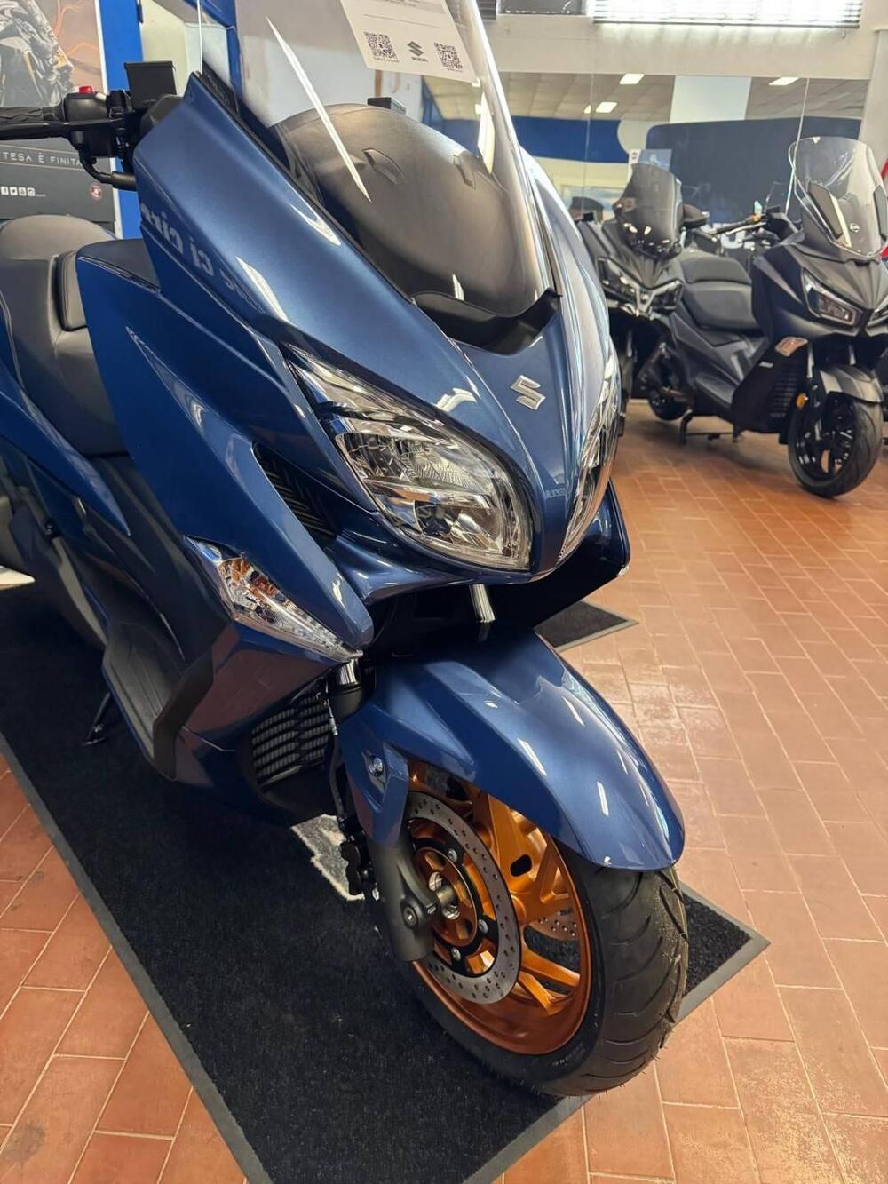 Suzuki Burgman 400 (2025) (2)