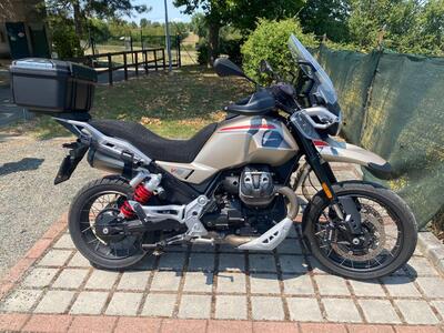 Moto Guzzi V85 TT Travel (2024 - 25) usata