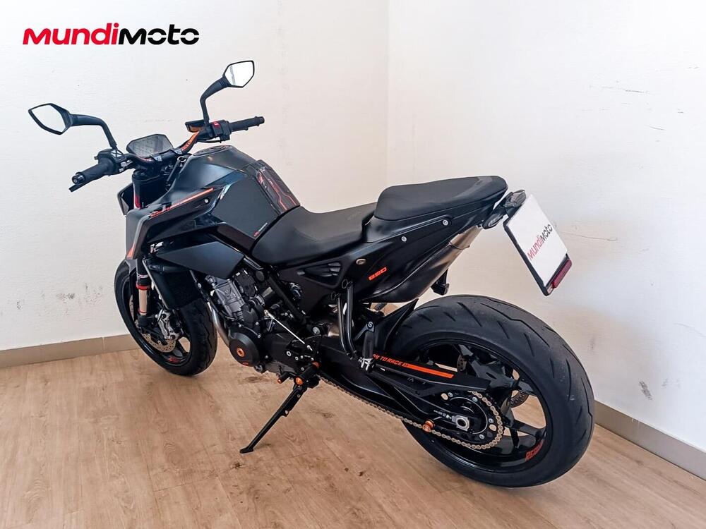KTM 890 Duke L (2021) (7)