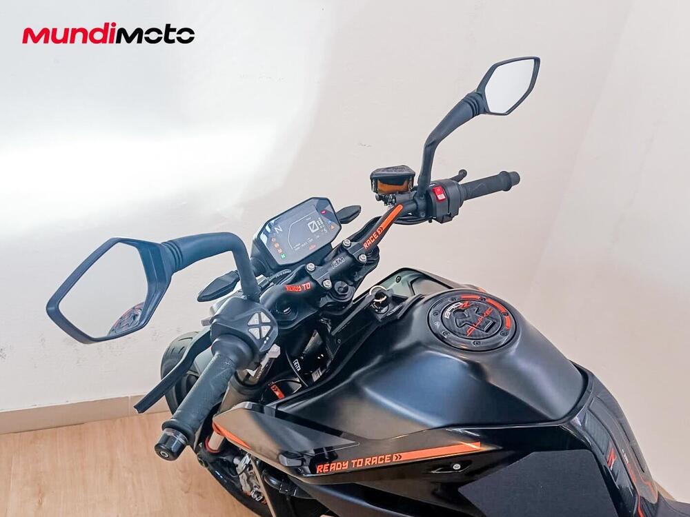 KTM 890 Duke L (2021) (11)