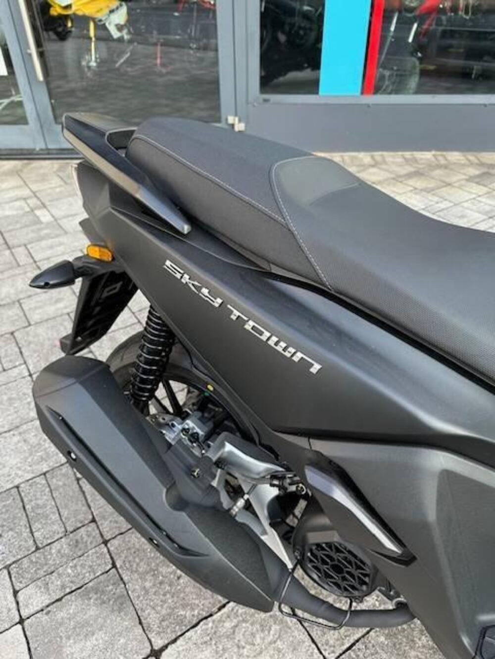 Kymco Skytown 125i (2024 - 25) (4)