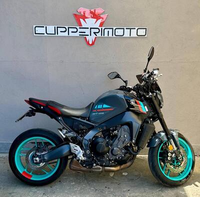 Yamaha MT-09 (2021 - 23) usata