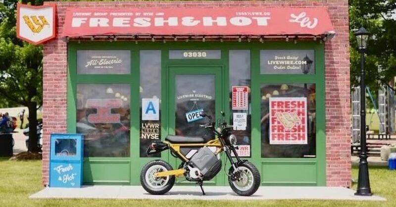 Anche LiveWire punta sulle ruote piccole: mostrate le mini-elettriche da citt&agrave;