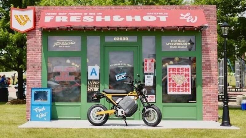 Anche LiveWire punta sulle ruote piccole: mostrate le mini-elettriche da citt&agrave;