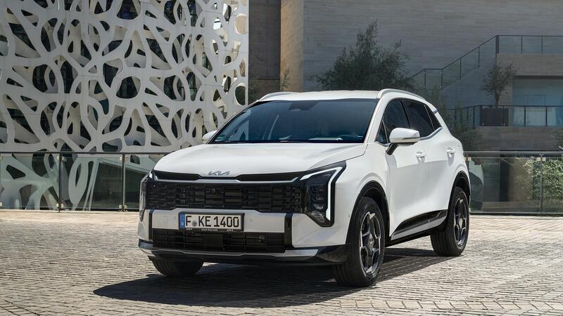 Nuova Kia Sportage 2025: la regina delle SUV compatte si rif&agrave; il look