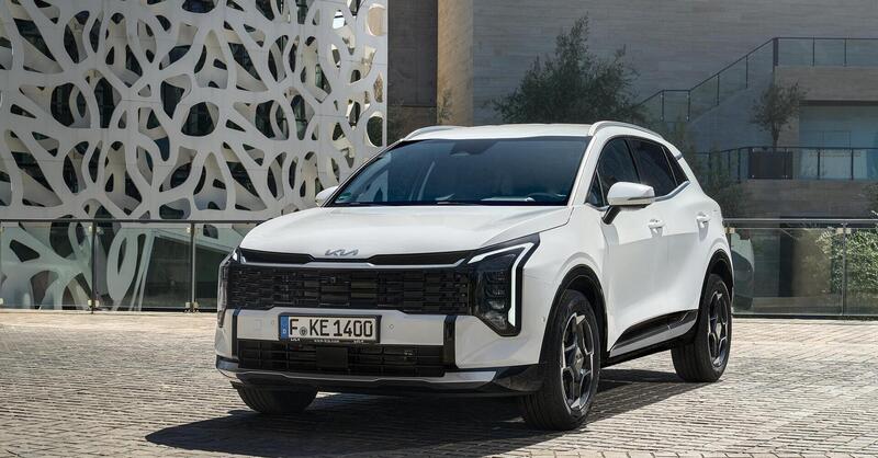 Nuova Kia Sportage 2025: la regina delle SUV compatte si rif&agrave; il look