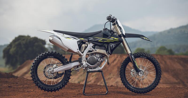 Triumph TF 250-X 2026: interventi mirati per la piccola MX2 di Hinckley