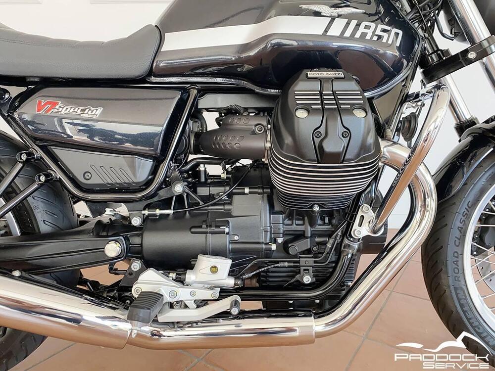 Moto Guzzi V7 Special (2021 - 24) (11)