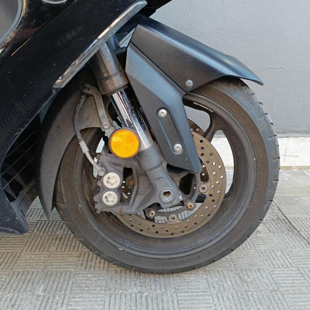 Yamaha T-Max 560 Tech Max (2021) (4)