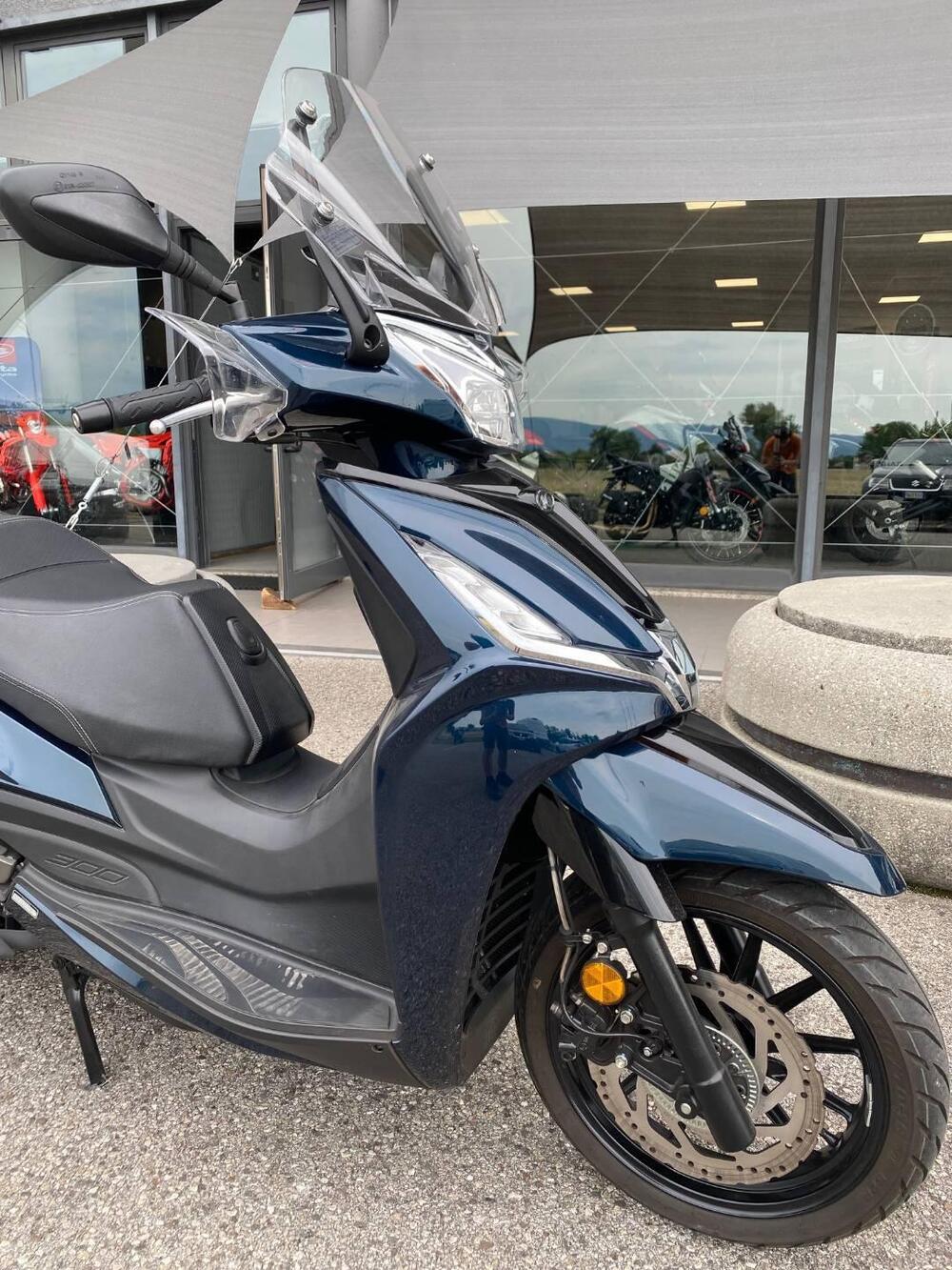 Kymco Agility 300i (2021 - 25) (4)