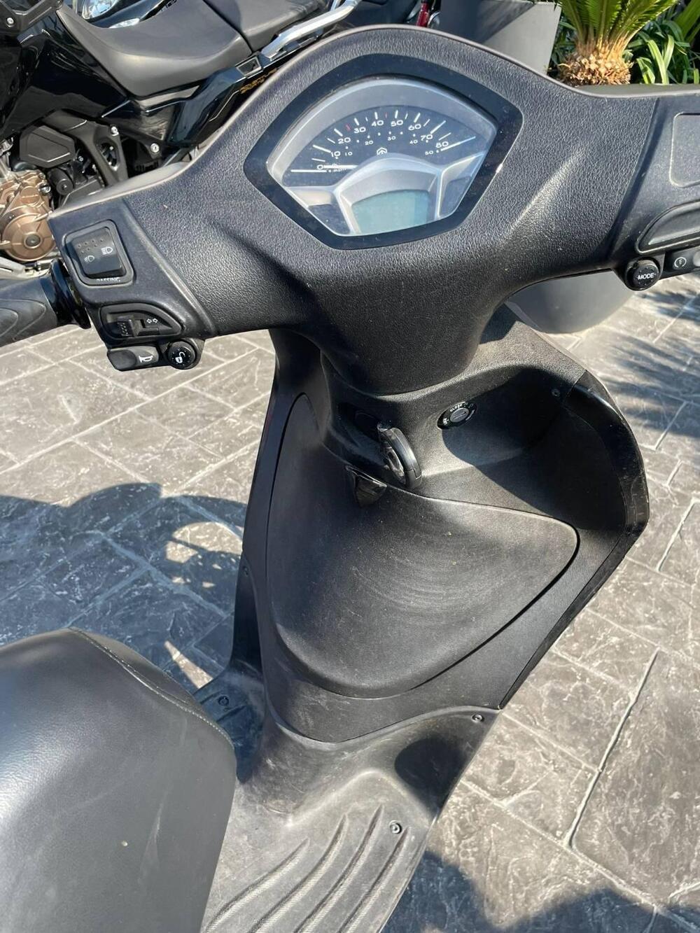 Piaggio Liberty 50 3V S (2021 - 24) (6)