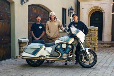 La nuova Indian Chieftain PowerPlus per la star del country Tyler Hubbard firmata Forever Rad