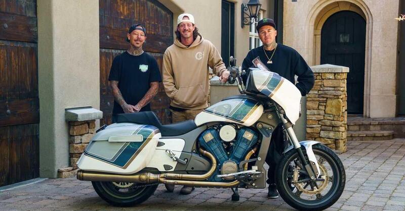 La nuova Indian Chieftain PowerPlus per la star del country Tyler Hubbard firmata Forever Rad