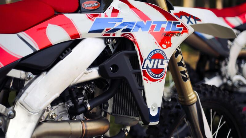 Fantic XXF &quot;NILS edition&quot;: le cross in edizione limitata che riprendono i colori delle moto factory