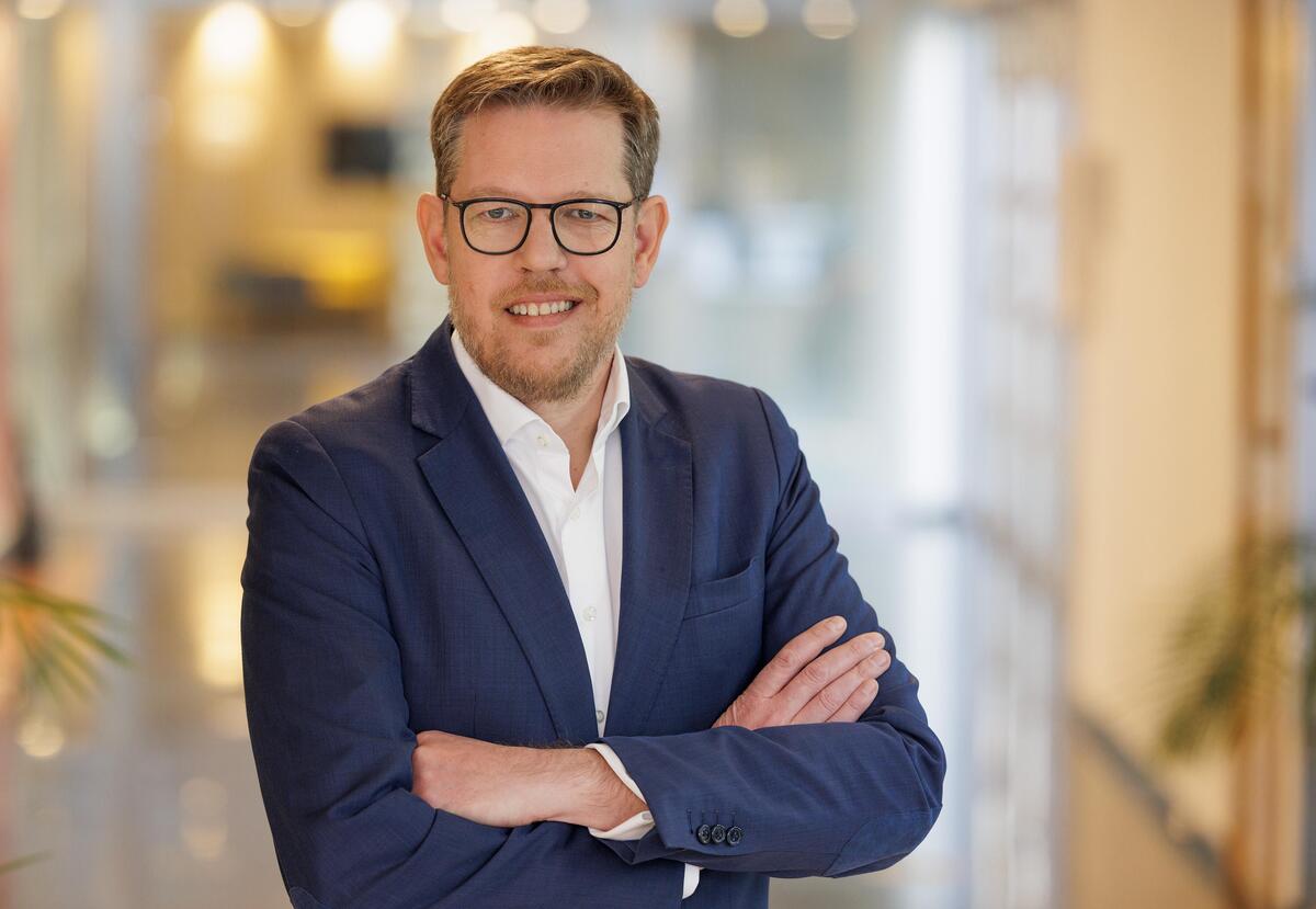 Renault, cambio al vertice e obiettivi rivisti al ribasso: Minto CEO temporaneo