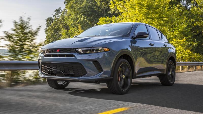 Stellantis congela la produzione italiana della Dodge Hornet 2026: l&rsquo;ombra dei dazi Usa pesa su Pomigliano