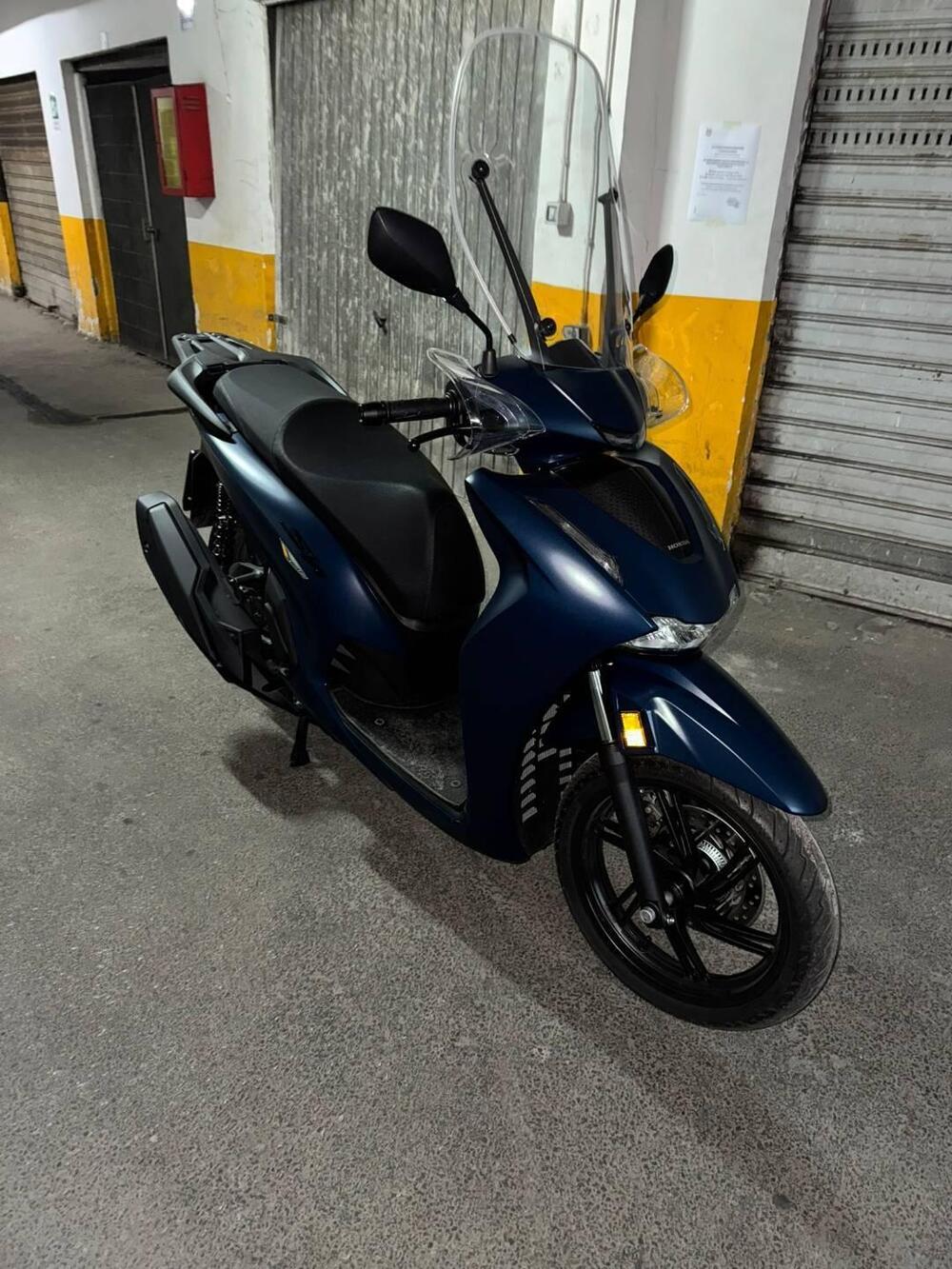 Honda SH 350 (2021 - 24) (2)