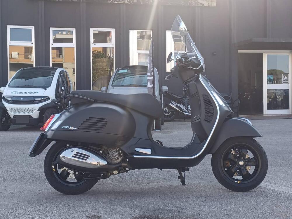Vespa GTS 300 Supertech Hpe (2021 - 22) (4)
