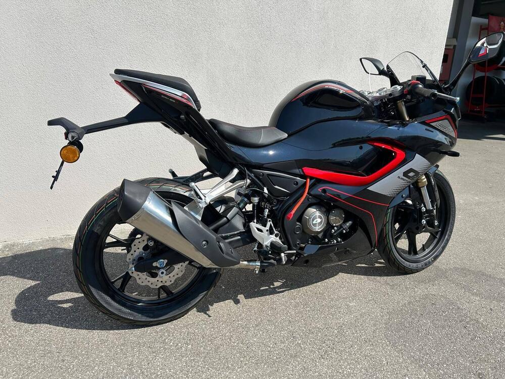 QJ Motor SRK 125 R (2025 - 26) (4)