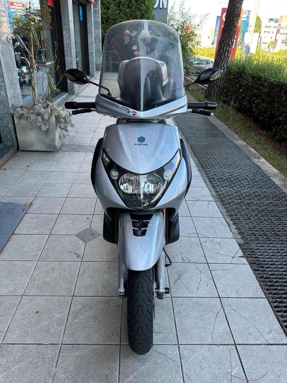 Piaggio Beverly 250 (2004 - 05) (8)