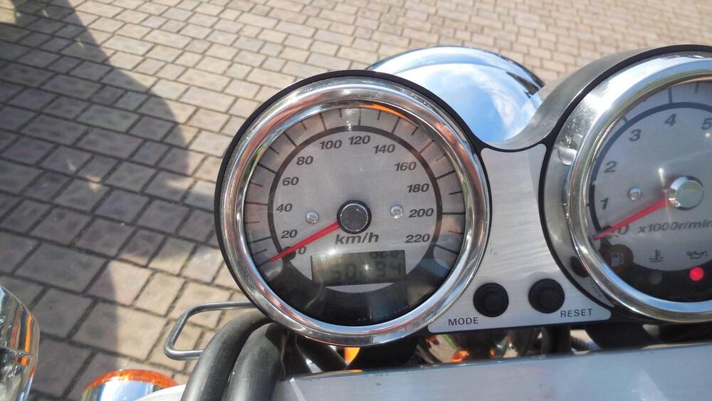 Kawasaki VN 1600 Classic (4)