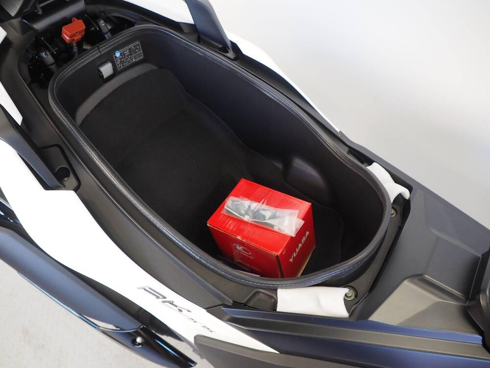 Kymco AK 575 Premium (2025) (3)